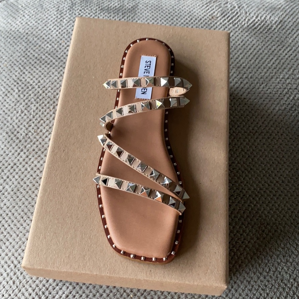 Steve Madden tiktok famous “Skyler” sandals.